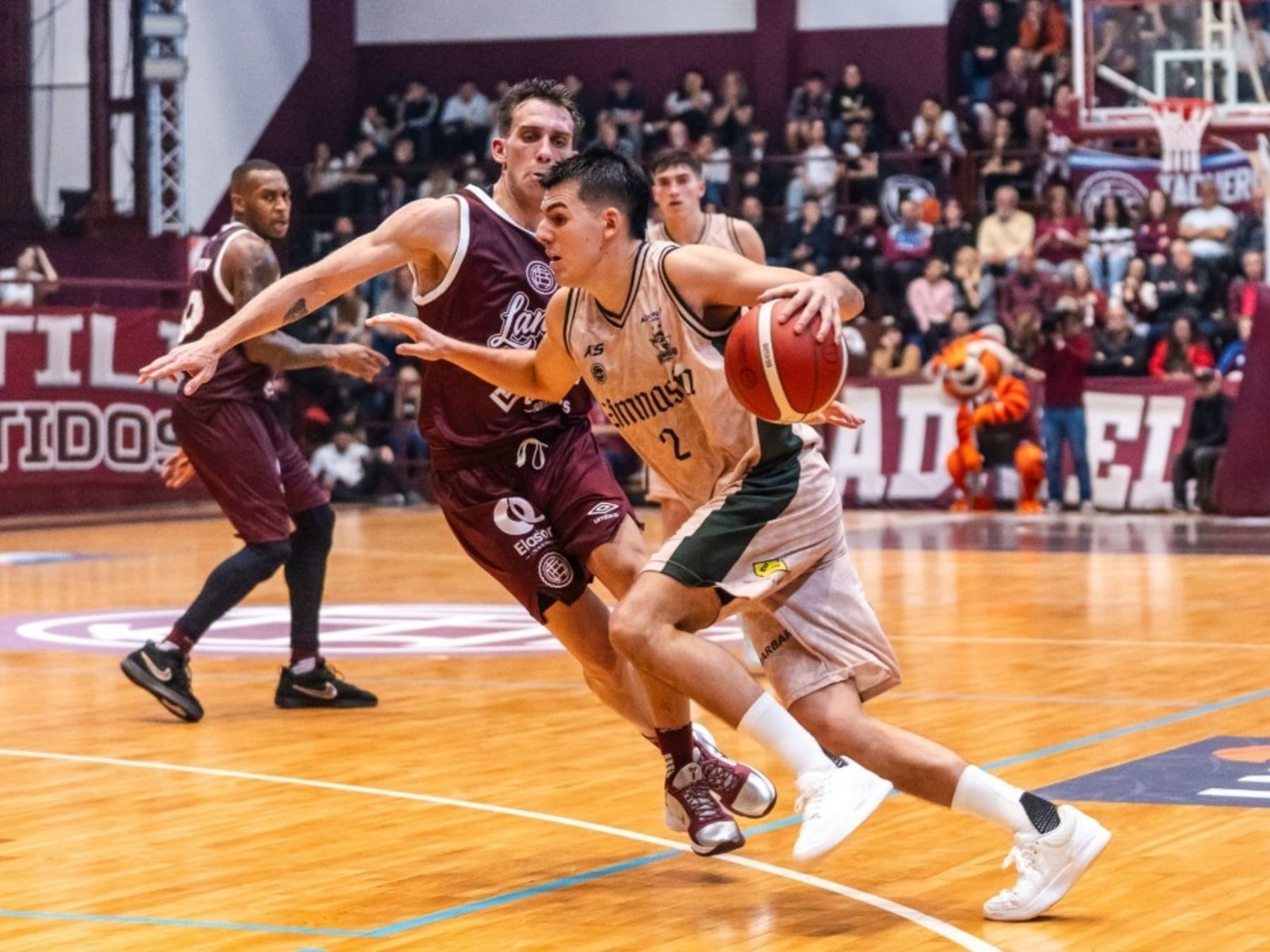 Gimnasia pasó por encima de Lanús en la primera noche del campeón
