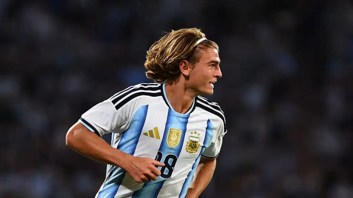 El barrio de Liniers le pintó la cara a Bolivia y ya gana 2-0 en el Kempes