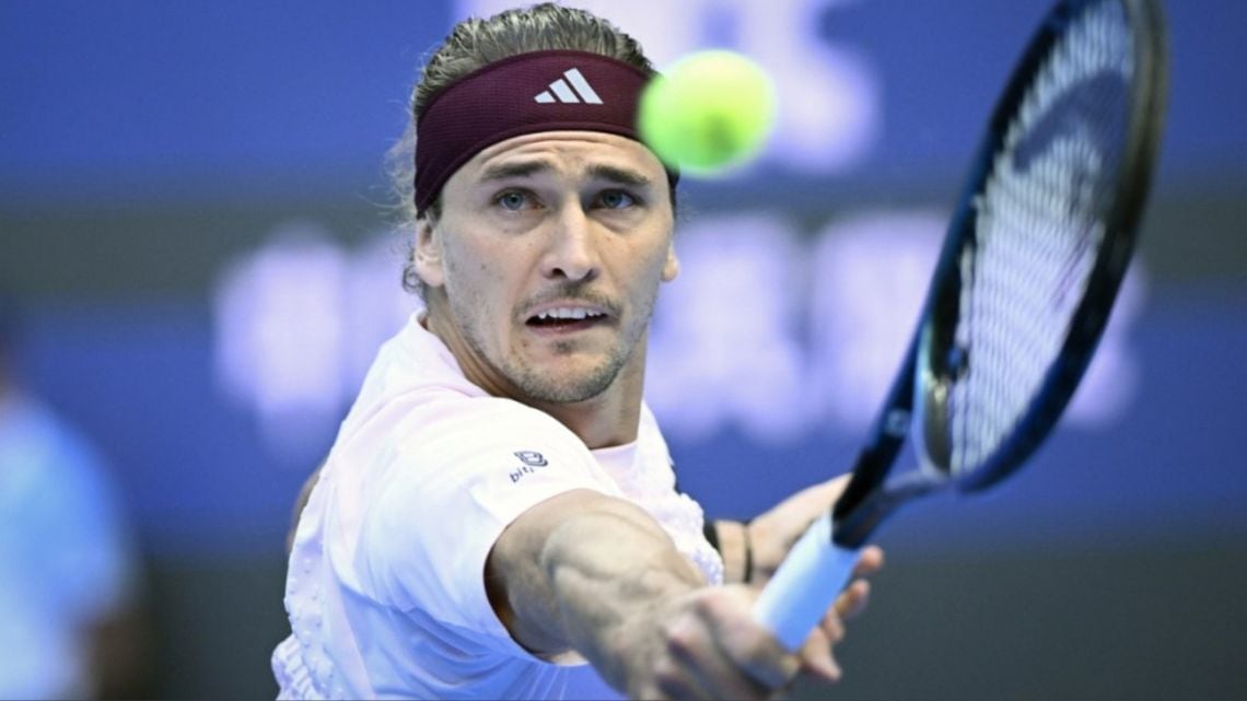 Zverev arrancó en Shanghái con un triunfo y se plantó a favor del sufrimiento: los cinco sets se defienden