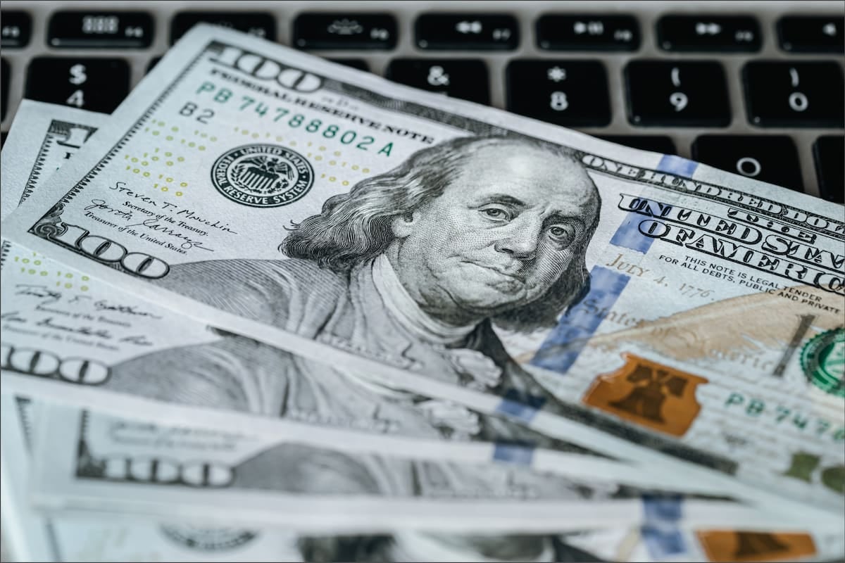 Dólar: el oficial se sostiene en $1540 y la brecha con el blue se mantiene en veinte pesos