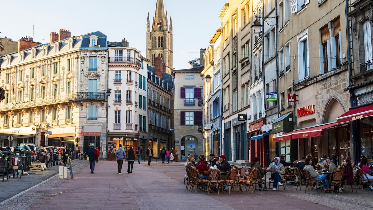 Limoges, la ciudad francesa donde el esmalte y la porcelana se cruzan en cada calle