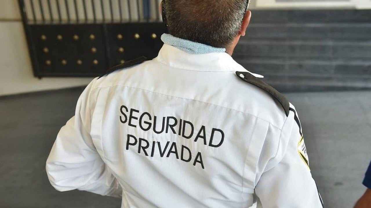Sueldo de vigilador privado en octubre: el total de la escala trepó a $1.838.200 con cuatro conceptos clave