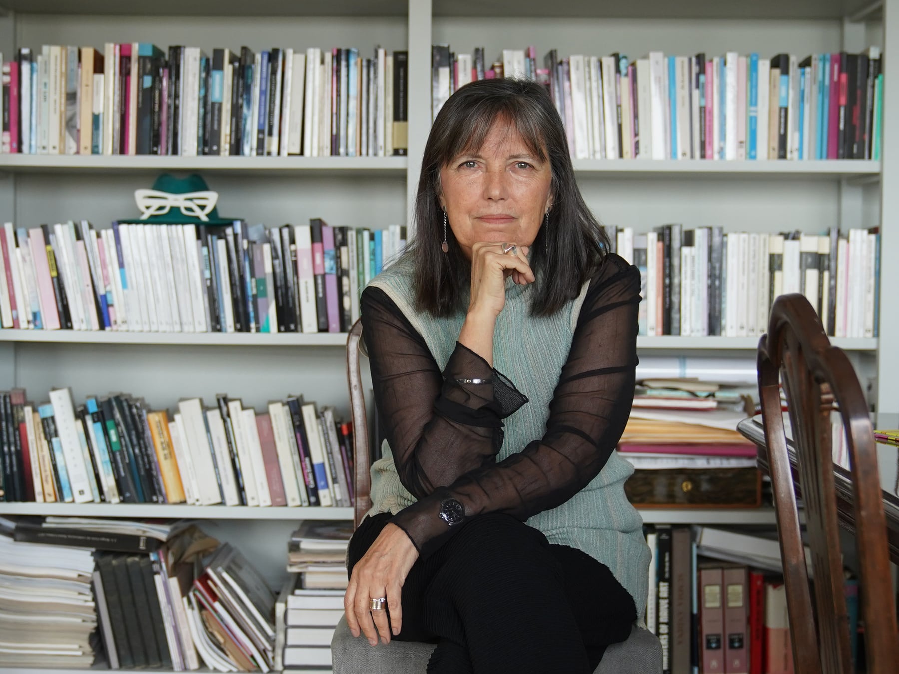 Claudia Piñeiro vuelve a lo grande con El canto invisible, una novela sobre el duelo, las aves y la amistad entre mujeres