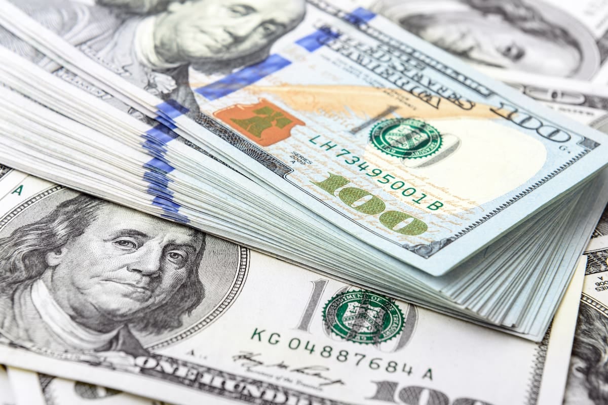 El mercado cambiario reabre este martes con el dólar oficial en 1.535 pesos y el blue muy cerca