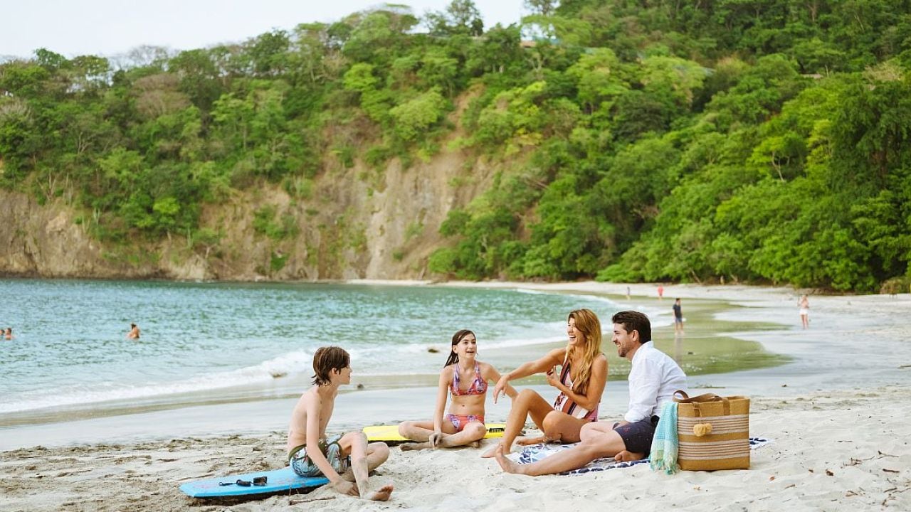 Costa Rica afina la seducción del turista argentino con un menú de selva, volcanes y dos océanos