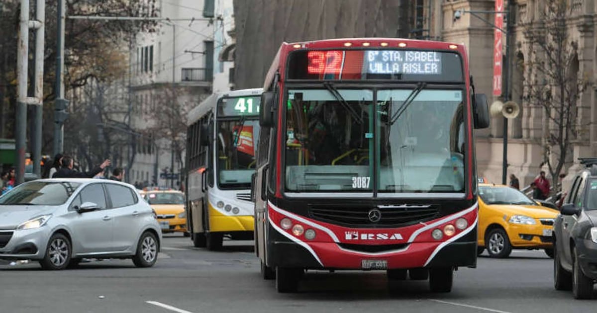El boleto urbano en Argentina exhibe una brecha de más de 2.400 pesos entre la ciudad más cara y la más barata