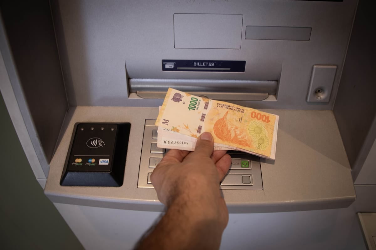 La banca argentina cerró 672 sucursales en siete años y ya solo conserva 3.944 locales físicos