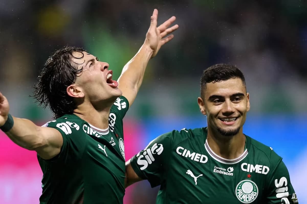 Giay se destapó con dos gritos en el Allianz Parque y Seedorf se calza el buzo de Corinthians