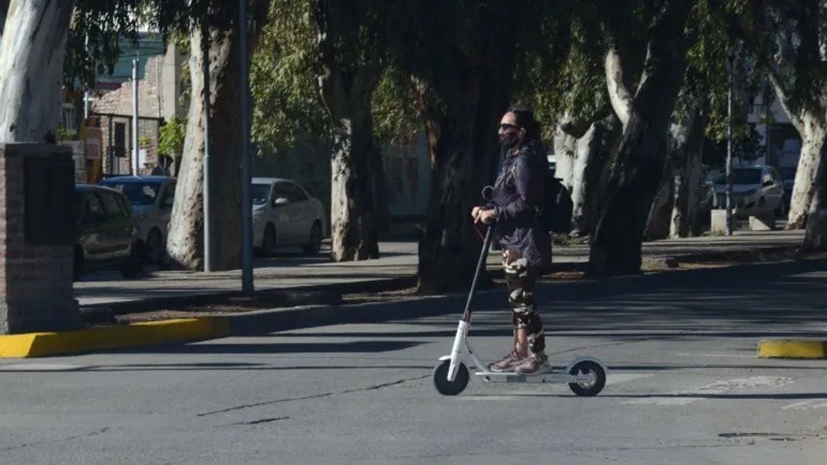 Neuquén mete primera con monopatines eléctricos y los quiere en la calle antes del verano