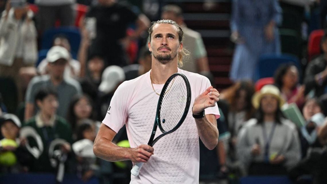 Zverev la peleó hasta el último punto y se metió en cuartos de Shanghái