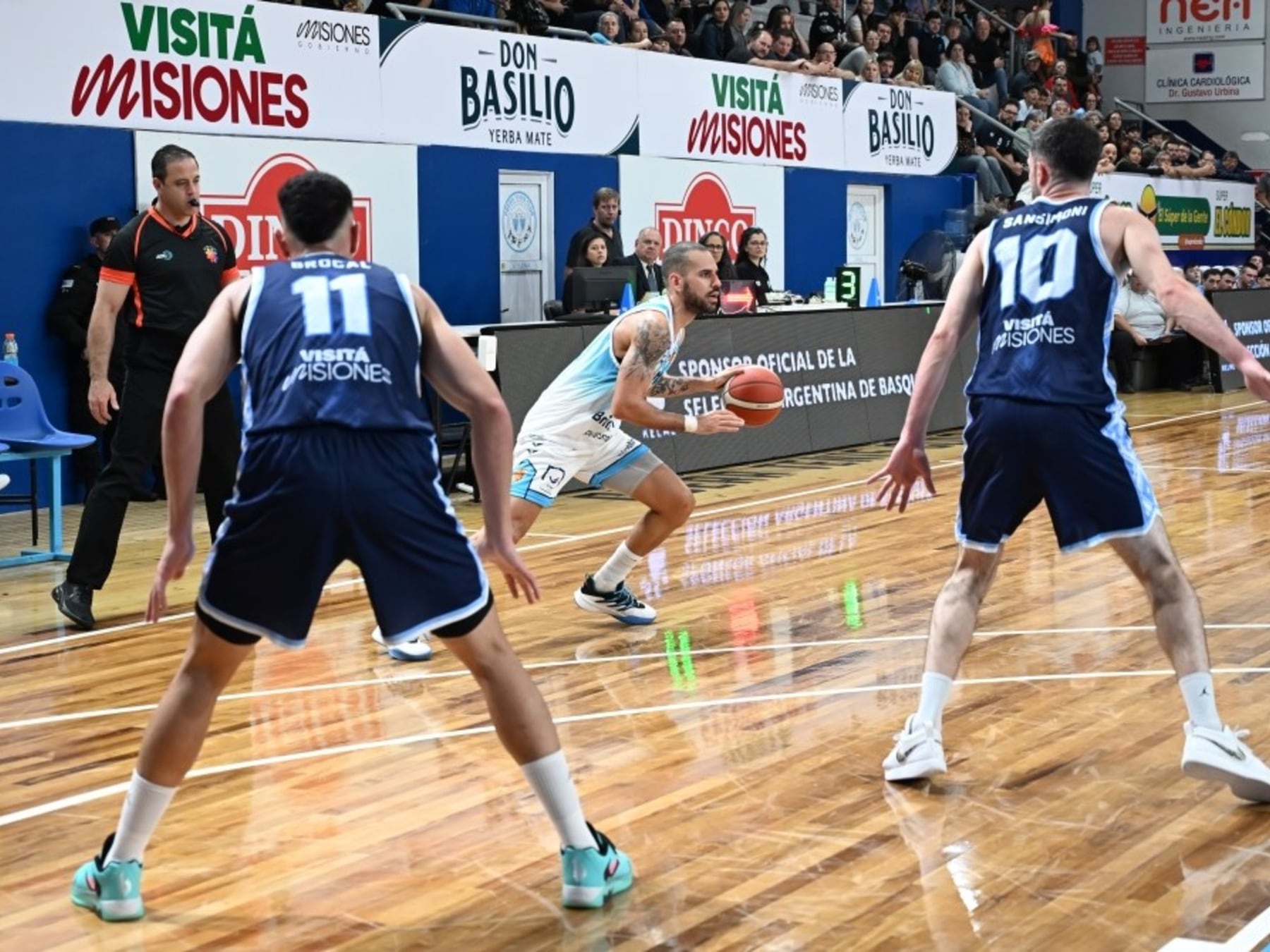 Racing de Chivilcoy se floreó en Misiones y dejó a Oberá con la soga al cuello