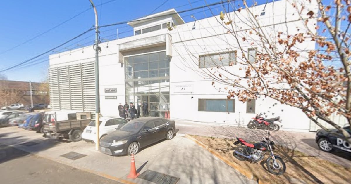 Un oficial ayudante quedó detenido e imputado por abusar sexualmente de una presa en una comisaría de Godoy Cruz