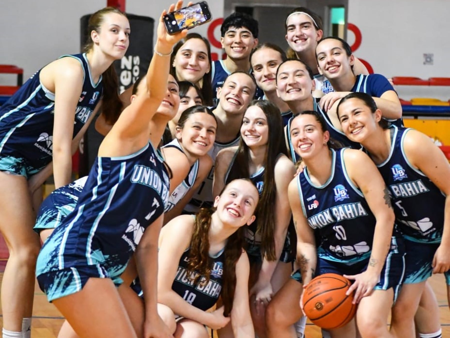 El básquet bahiense vuelve a primera con las mujeres como bandera