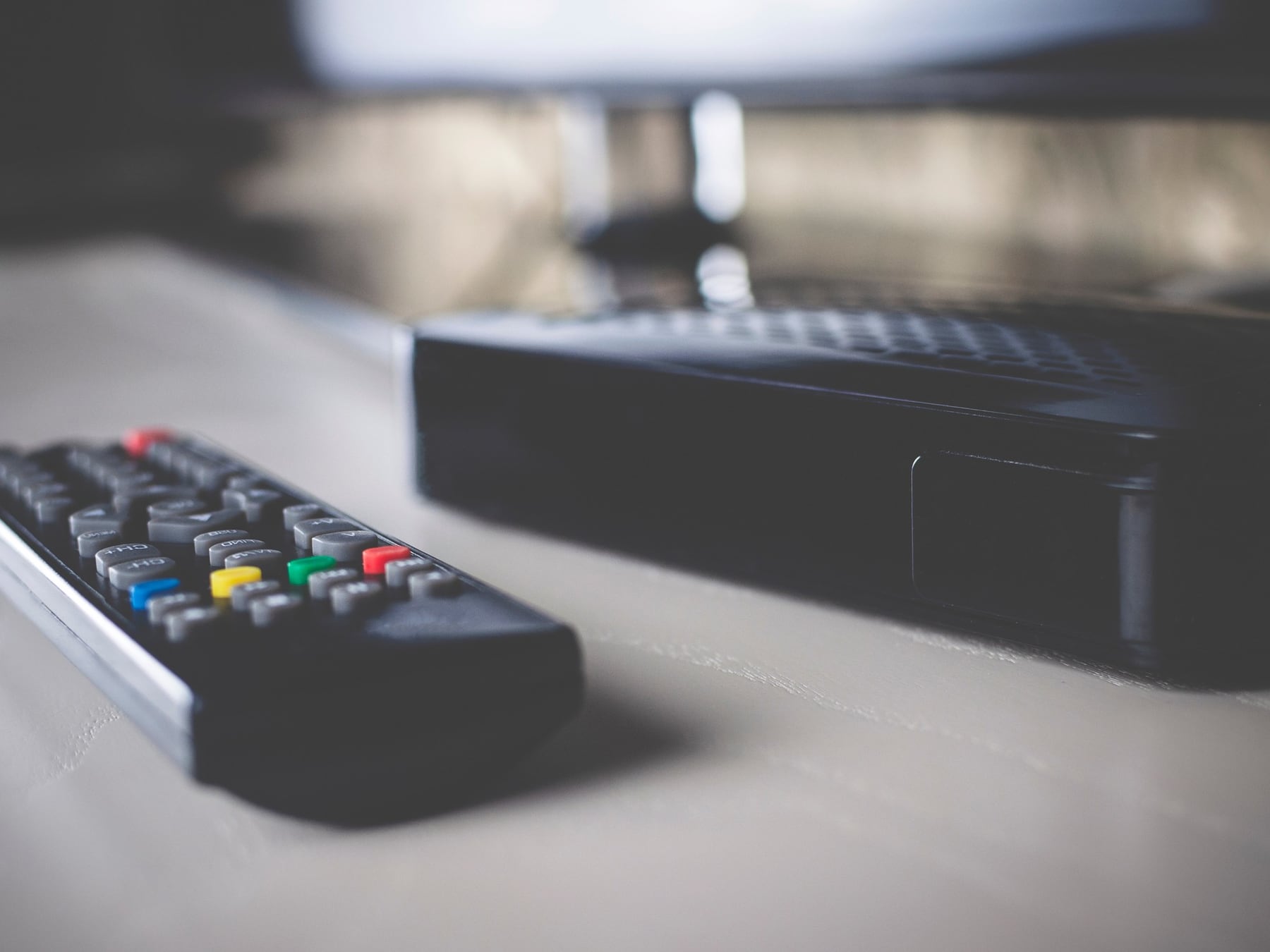 TV boxes baratas, redes abiertas: el aparato que te roba desde que lo enchufás