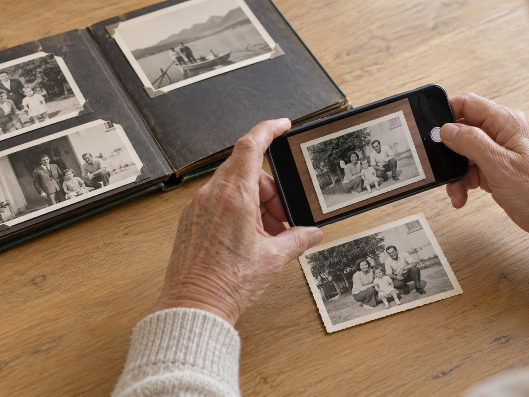 El álbum de la abuela, ahora en el celular: cómo salvar esas fotos antes de que sea tarde