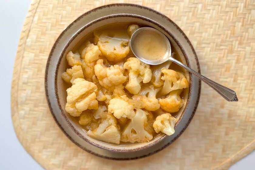 Sopa de coliflor en trozos: la variante con cuerpo que se come con cuchara grande