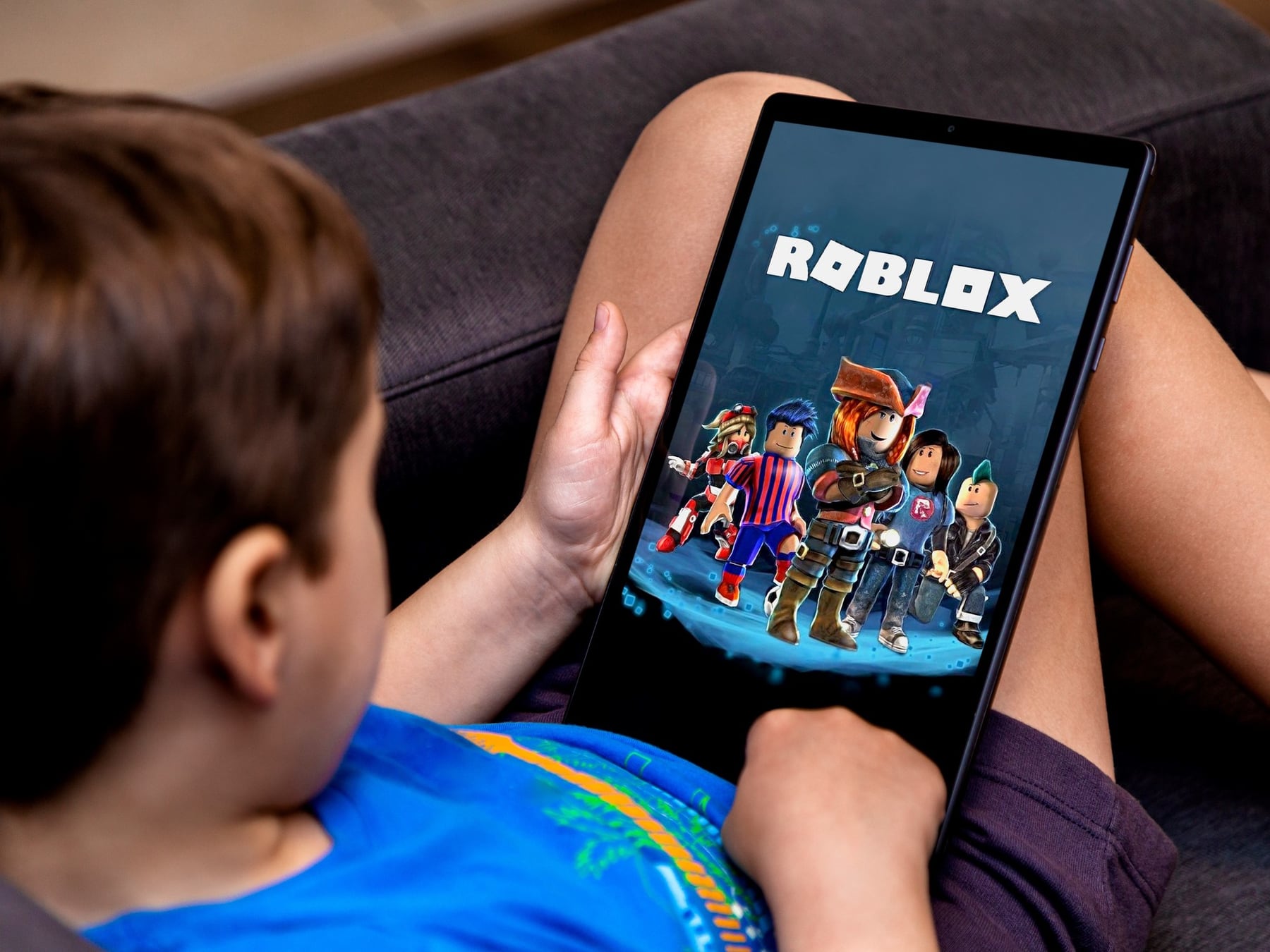 Adentro de Roblox: lo que las madres y los padres no ven cuando sus hijas e hijos se sientan frente a la pantalla