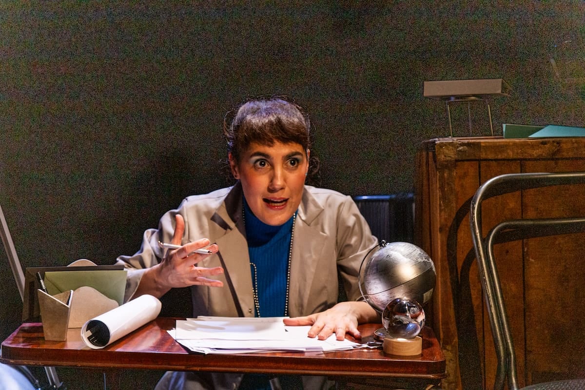 Cuando una astrofísica se queda sin cielo: la traicionada de "Estrellada" brilla en Villa Crespo